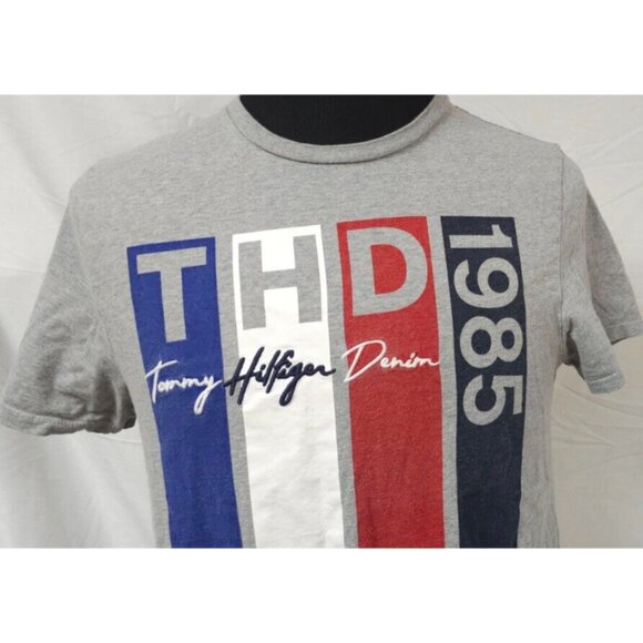 Tommy Hilfiger Denim Painter THD 1985 NYC Gray Red White Blue Medium T-Shirt - Picture 2 of 13